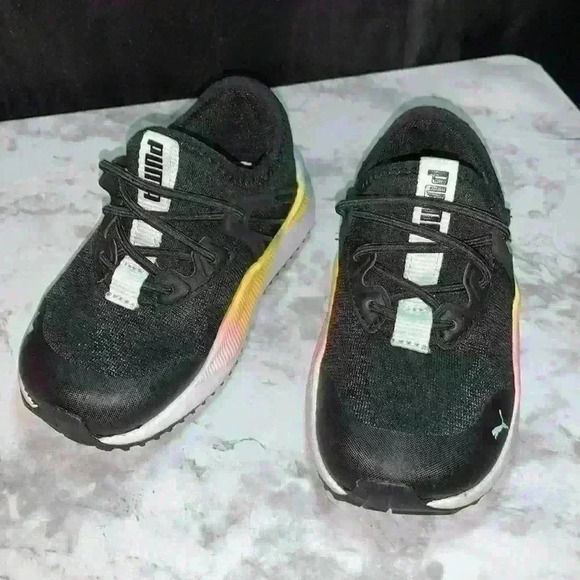 PUMA
Kid's Pacer Future Rainbow Sneaker (Toddler) - Black Green - Picture 4 of 5